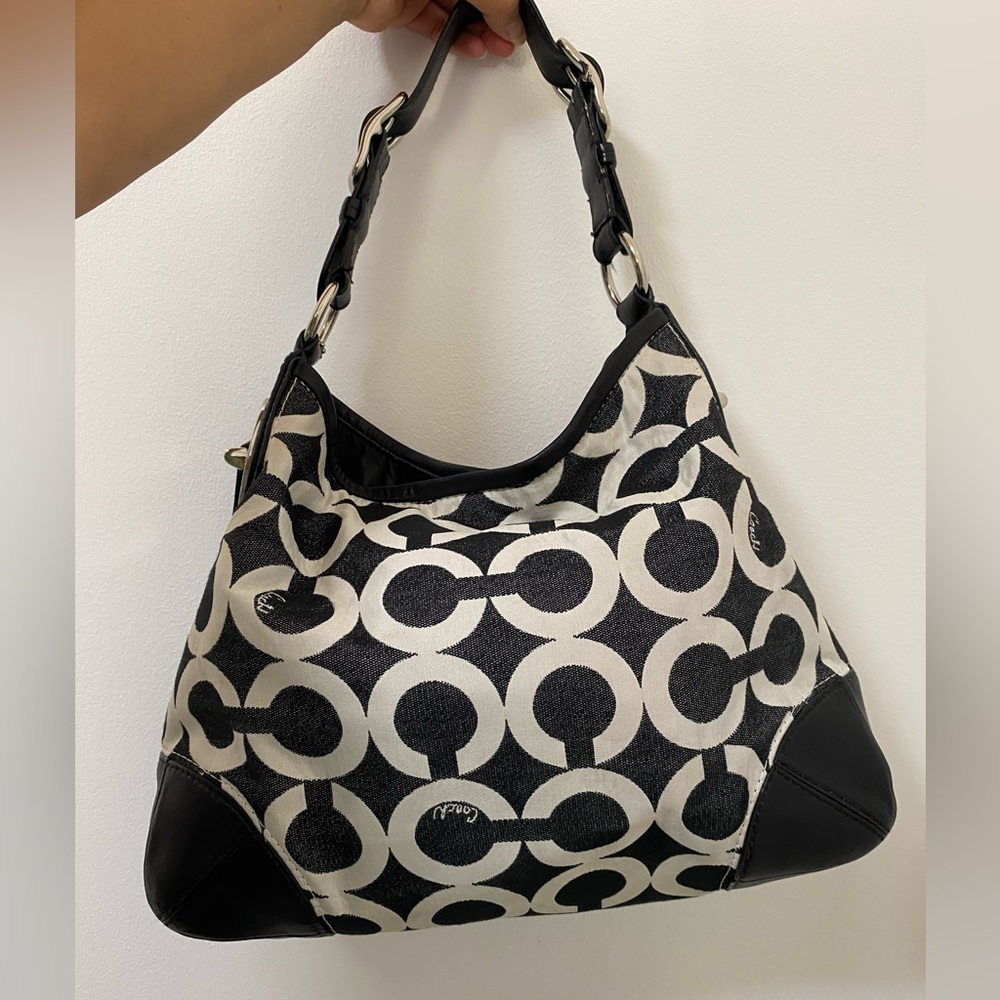 Coach Peyton Op vintage black and white shoulder bag